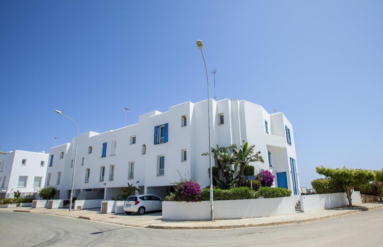 Protaras Seafront Villa Infinte Aretousa Exterior photo
